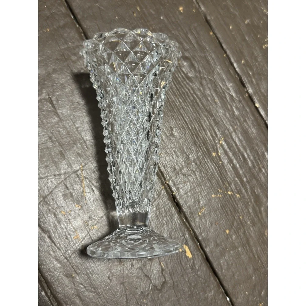 Vintage Indiana Glass Diamond Point Pattern Clear Glass Footed Trumpet Vase 8" - Picture 5 of 5